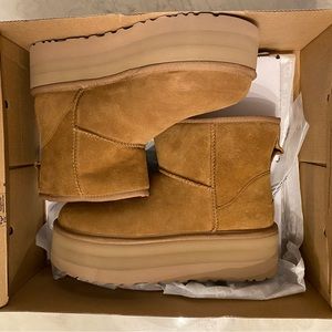 Ugg mini platform
